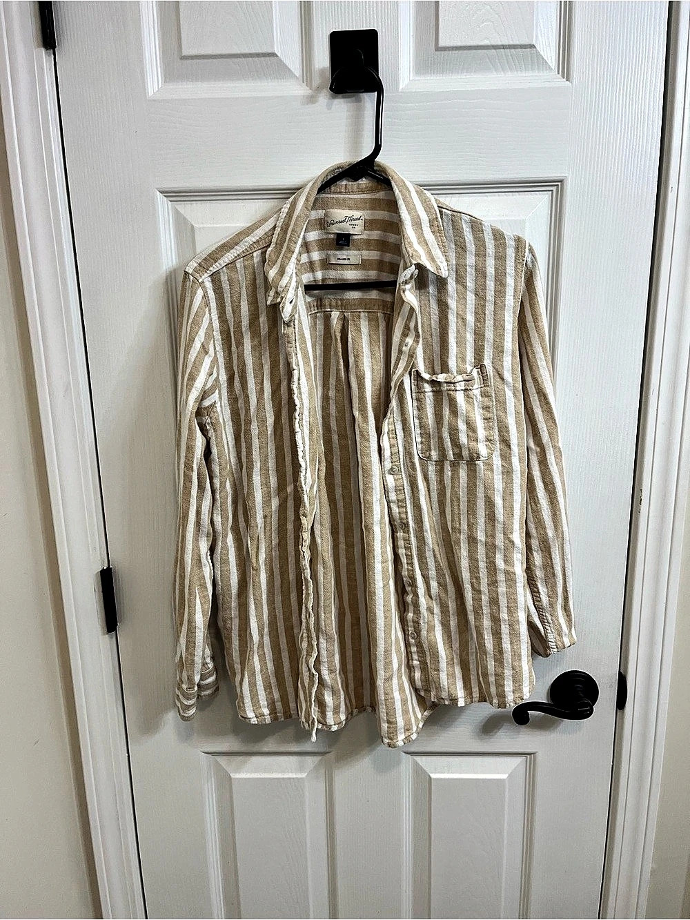Universal Thread Long Sleeve Linen Blend Button-Down Shirt Tan & White Small